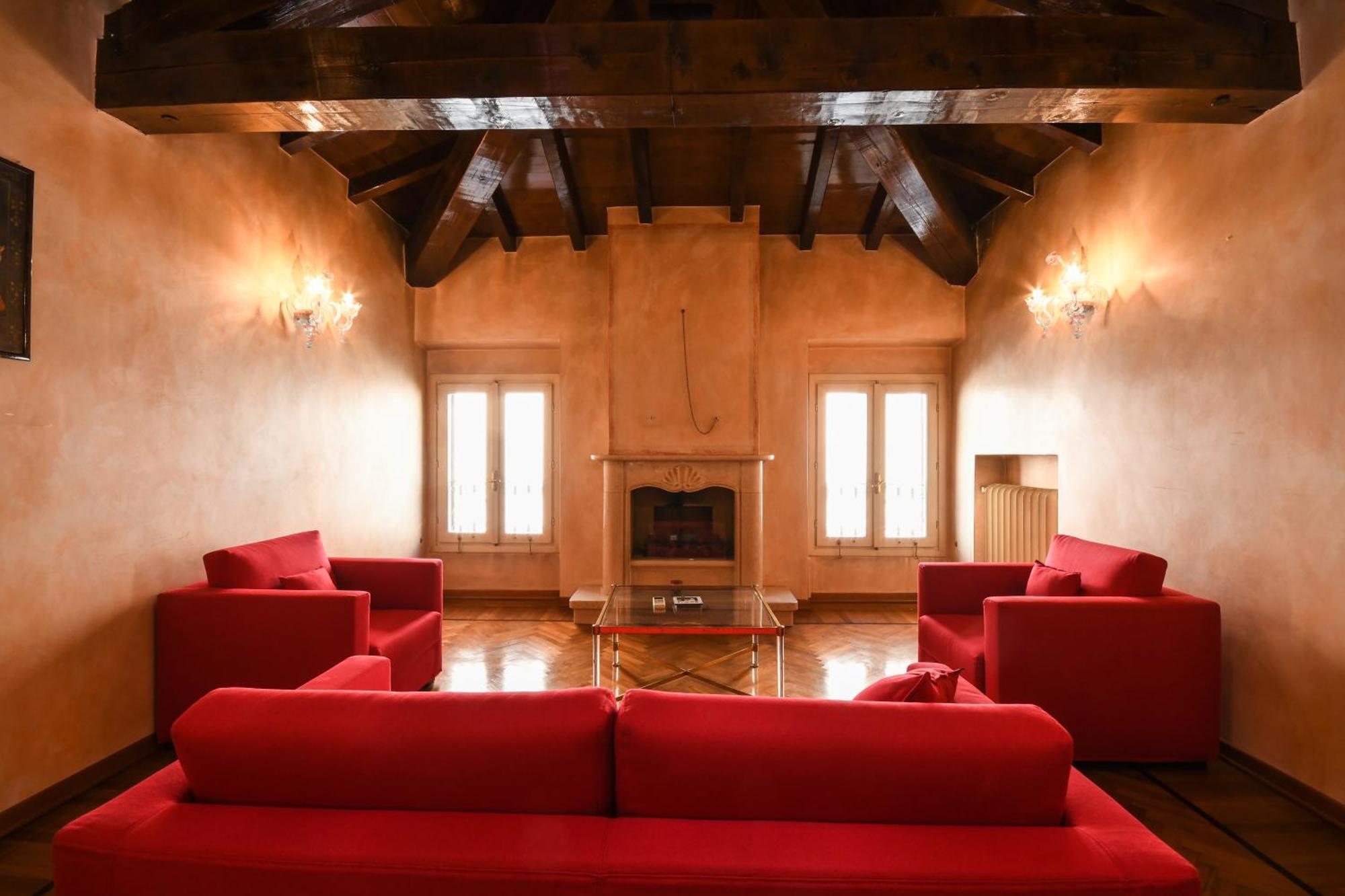 维多利亚酒店 布雷西亚 外观 照片 The interior of the hotel